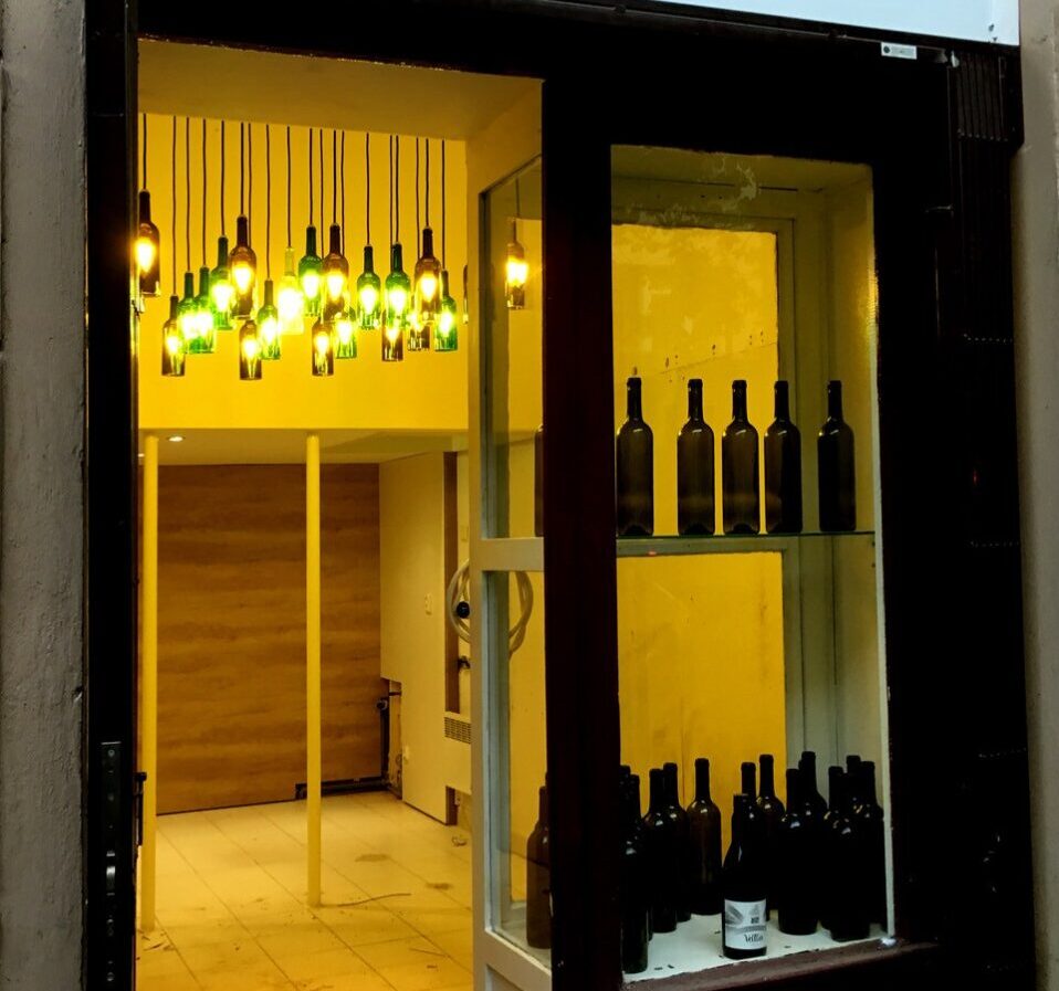 instalace-svitidel-vinoteka-italska-ulice